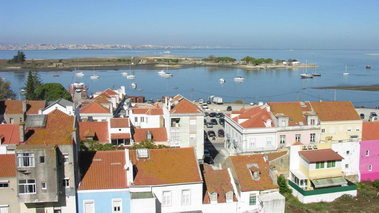 Legendary Bay Apartamento Tematico Apartment Seixal  Exterior photo